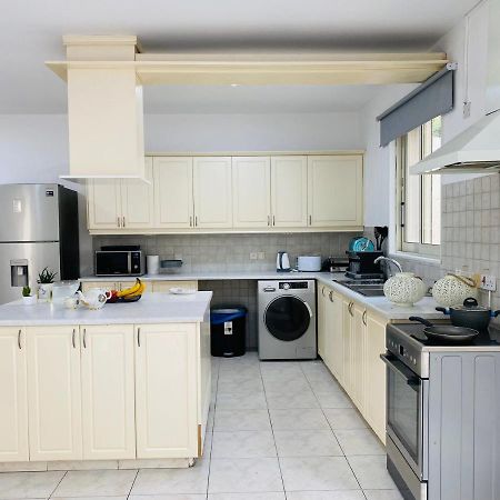 Gaia - 4 Bedroom House In Larnaca Dış mekan fotoğraf